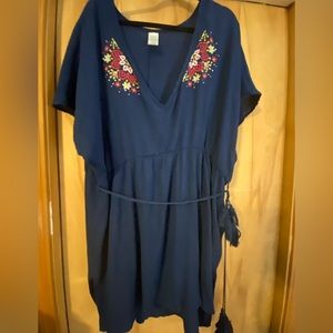 Dark blue, long, high/low tunic